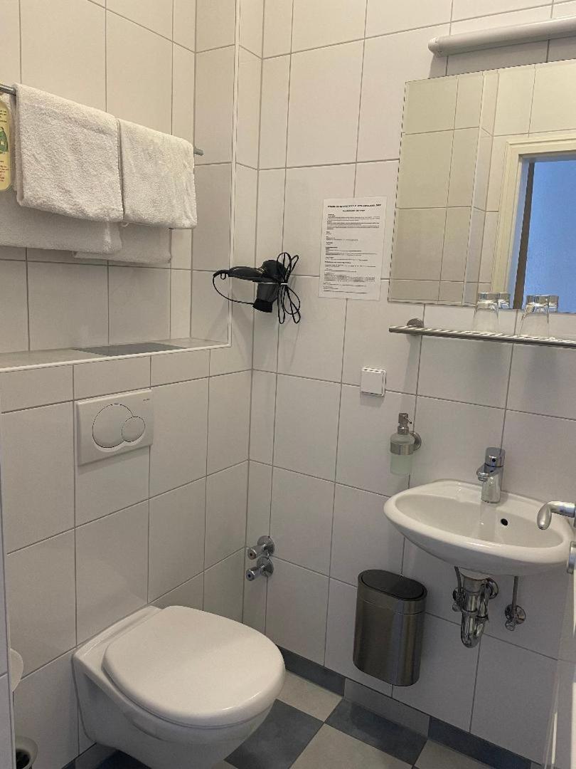 Hotel Zum Goldenen Loewen Sankt Goar Quarto foto