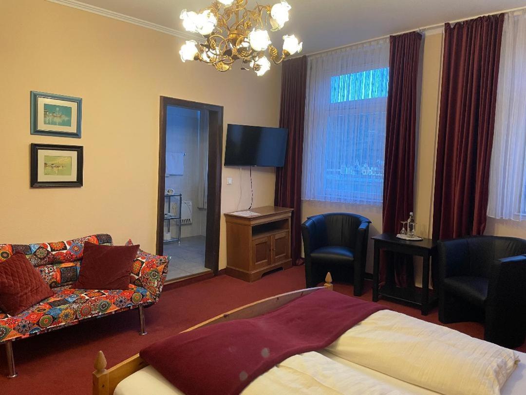 Hotel Zum Goldenen Loewen Sankt Goar Quarto foto