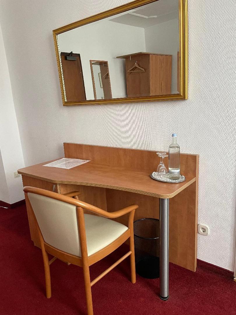 Hotel Zum Goldenen Loewen Sankt Goar Quarto foto